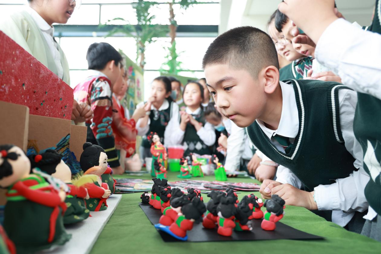 长春市第一实验银河小学首届风筝博览会开幕暨 第十七届校园文化艺术节